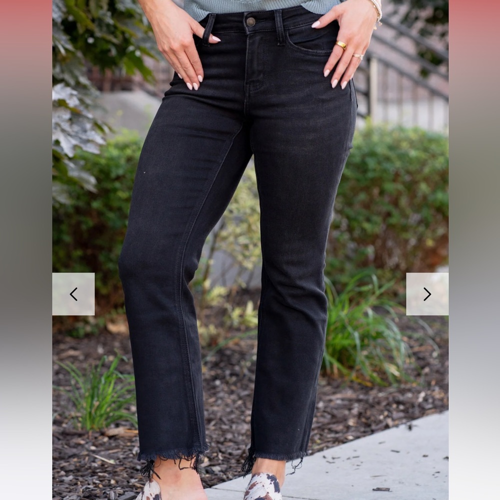 Lovervet MID RISE RAW HEM CROPPED FLARE Black